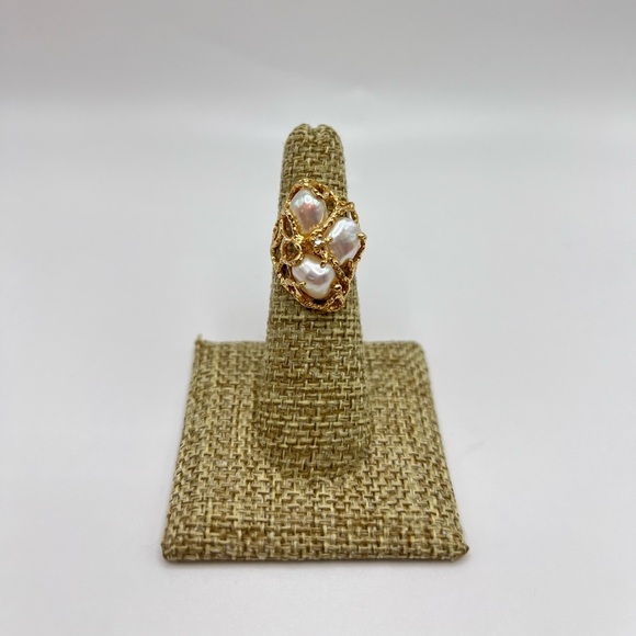 Jewelry - Vintage 14K Gold Baroque Pearl & Diamond Coral Style Ring – Size 4.75